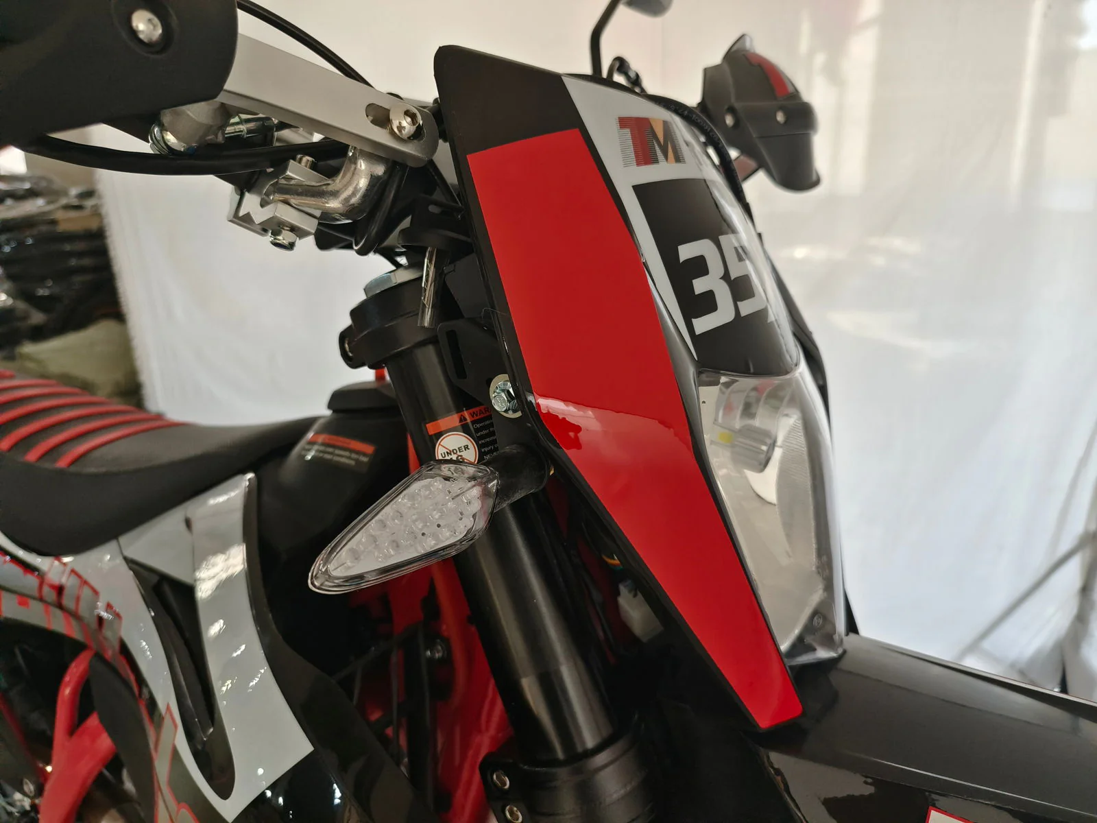 1645-trailmaster-tm35x-250cc-dual-sport-dirt-bike-5-speed-manual-dual-disc-brakes-21-18-wheels-18.webp TrailMaster TM35X 250cc Dual Sport Dirt Bike, 5-Speed Manual, Dual Disc Brakes, (21/18) Wheels