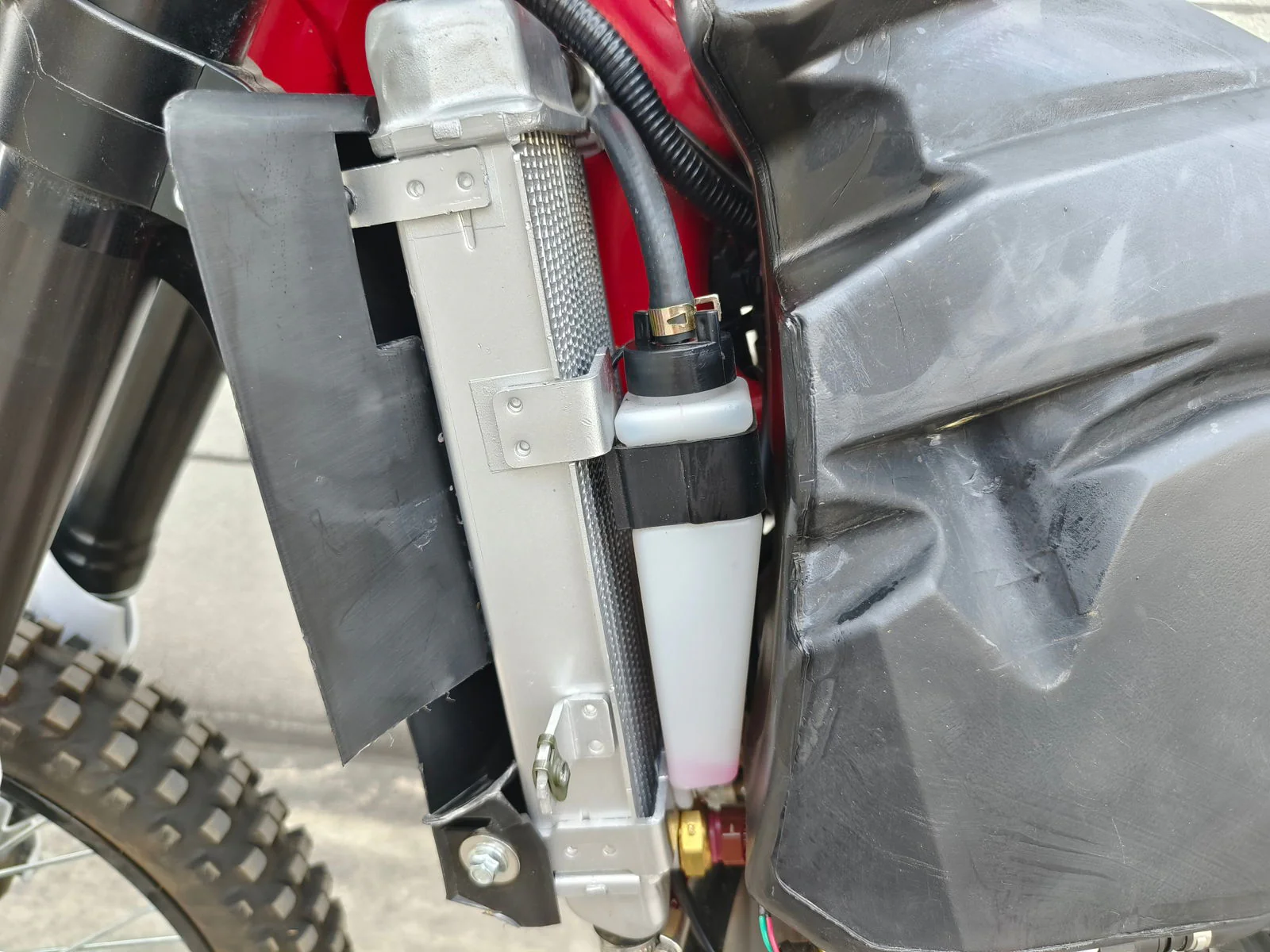 TrailMaster TM38E 300 EFI Dirtbike 31hp, 6-Speed Manual, Liquid Cooled