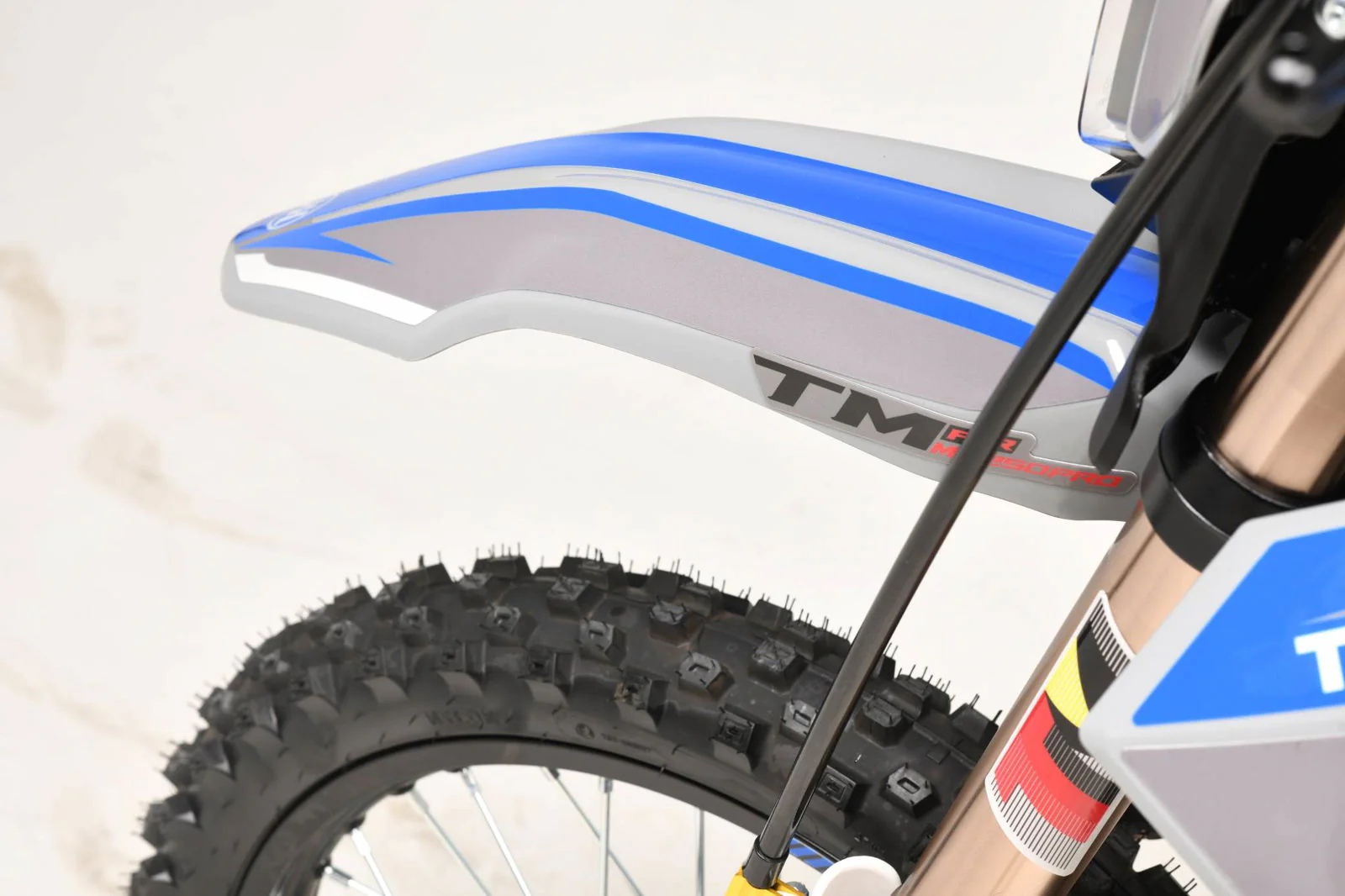1746-trailmaster-mx250-pro-dirt-bike-5-speed-manual-dual-disc-brakes-electric-start-21-18-wheels-20.webp TrailMaster MX250-Pro Dirt Bike, 5-Speed Manual, Dual Disc Brakes, Electric Start (21/18) Wheels