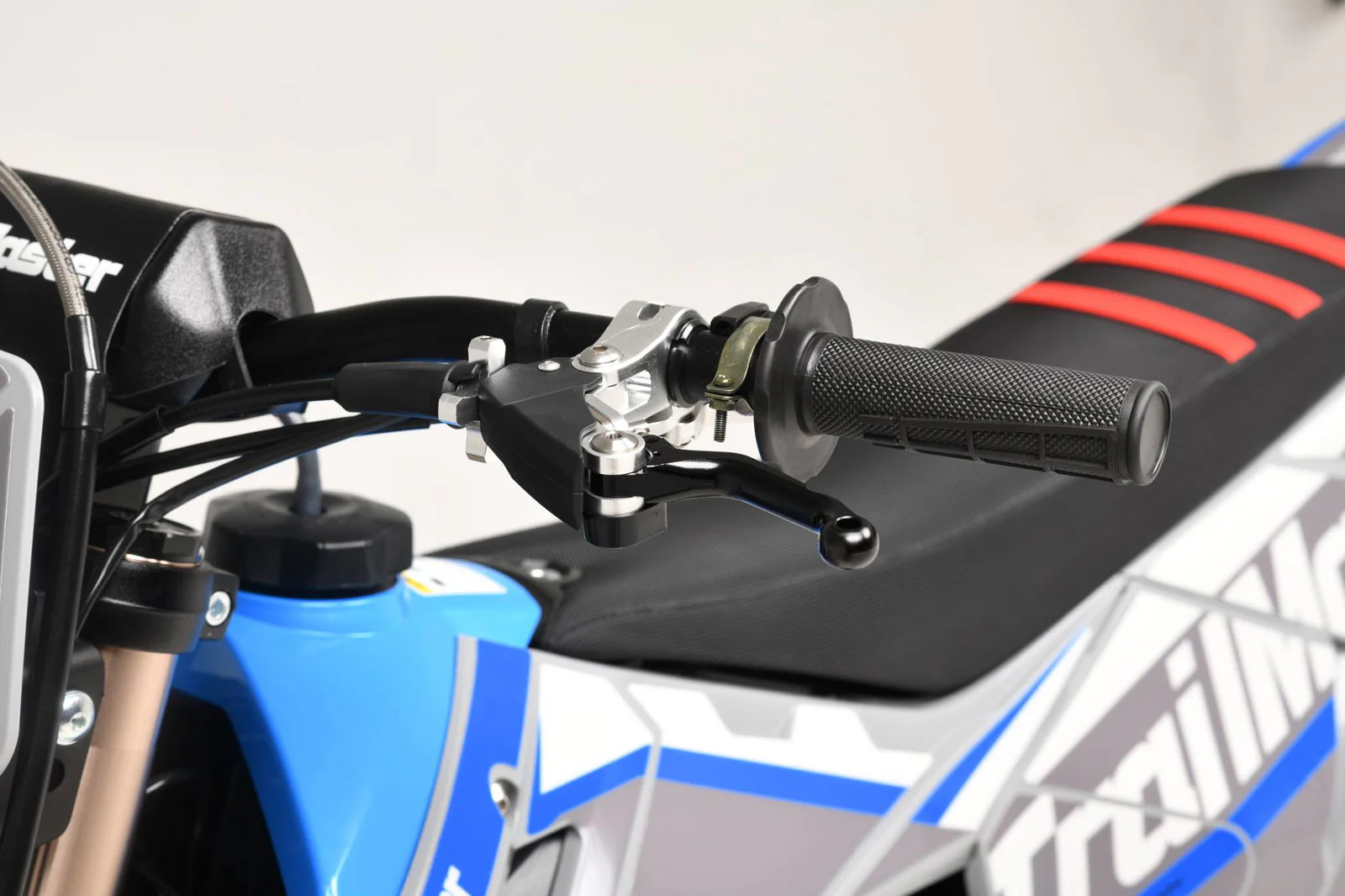 1746-trailmaster-mx250-pro-dirt-bike-5-speed-manual-dual-disc-brakes-electric-start-21-18-wheels-25.webp TrailMaster MX250-Pro Dirt Bike, 5-Speed Manual, Dual Disc Brakes, Electric Start (21/18) Wheels
