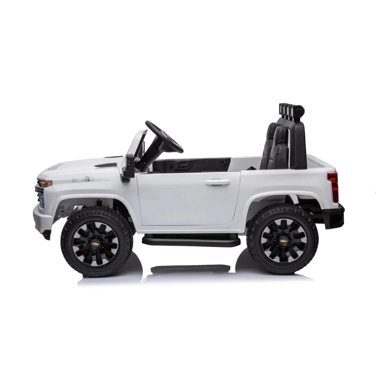 3770-24v-4x4-chevrolet-silverado-2-seater-ride-on-truck-12.webp 24V 4x4 Chevrolet Silverado 2 Seater Ride on Truck