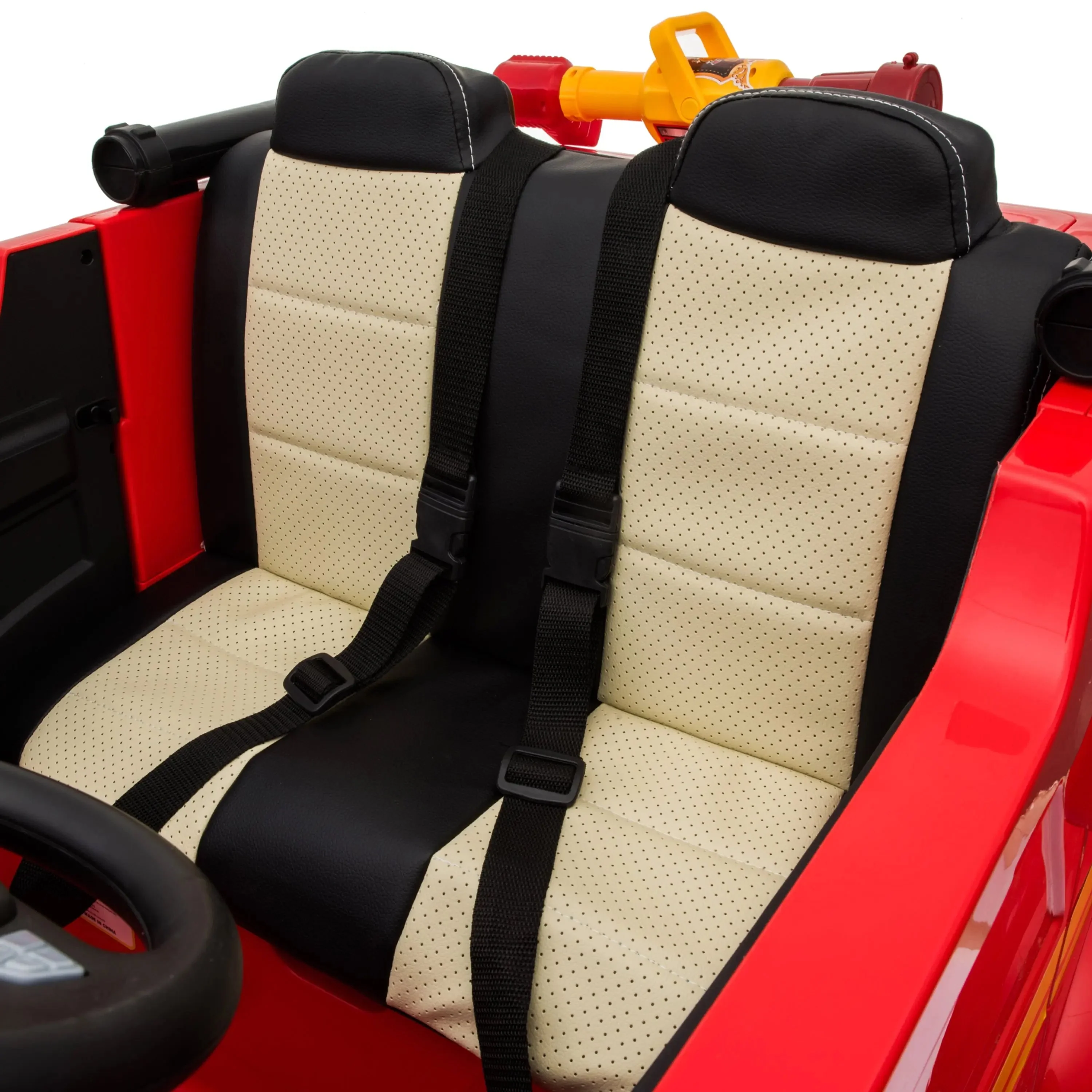 3816-24v-freddo-fire-truck-2-seater-ride-on-12.webp 24V Freddo Fire Truck 2-Seater Ride on