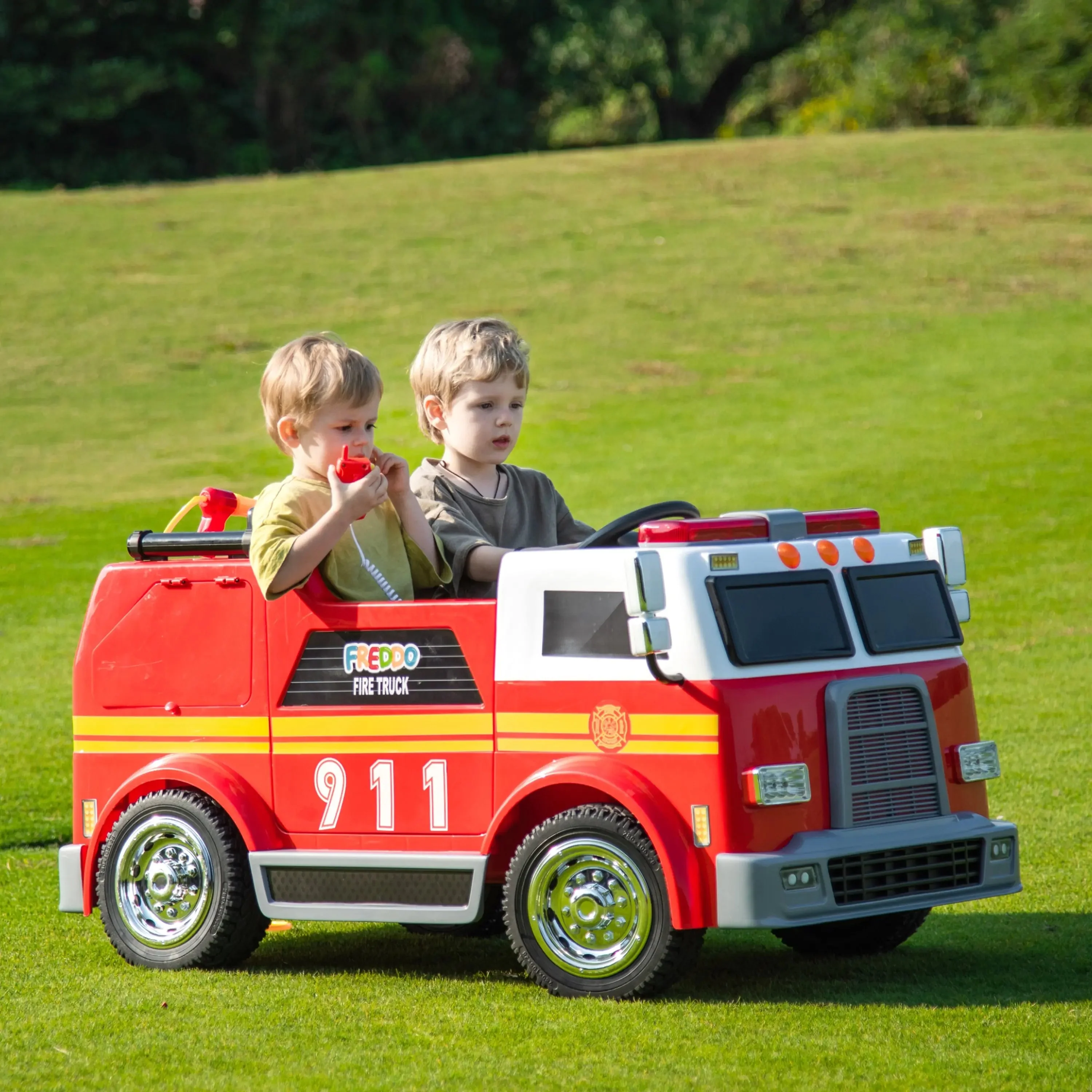 3816-24v-freddo-fire-truck-2-seater-ride-on-4.webp 24V Freddo Fire Truck 2-Seater Ride on