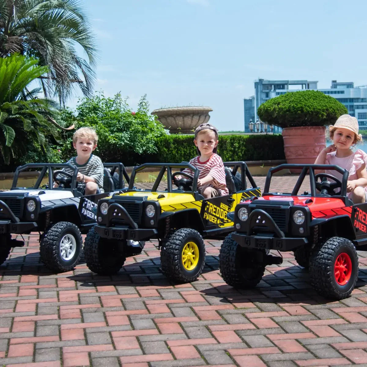 3832-24v-jeep-freddo-raider-2-seater-ride-on-14.webp 24V Jeep Freddo Raider 2 Seater Ride On
