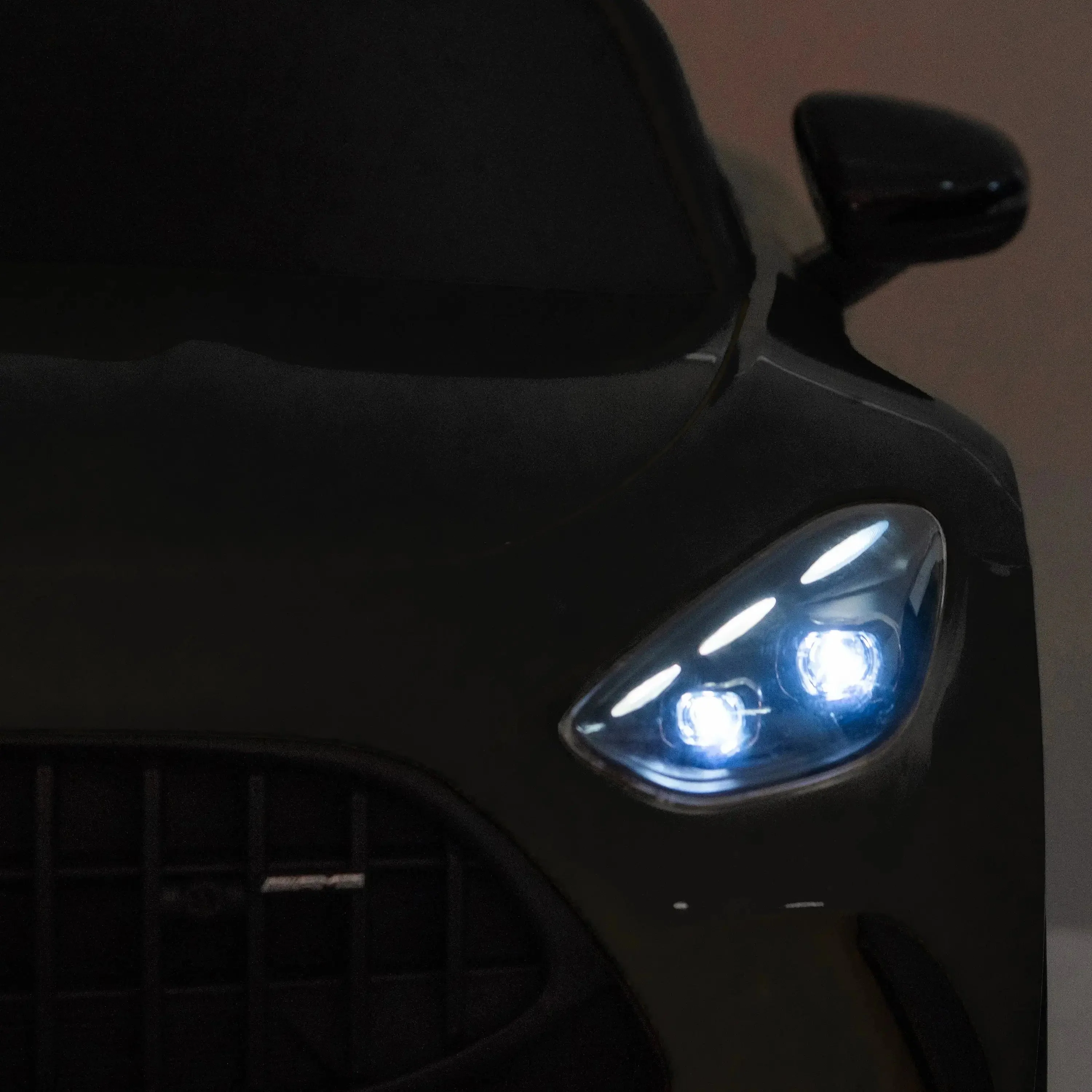 3847-24v-mercedes-amg-gt63-ride-on-car-10.webp 24V Mercedes AMG GT63 Ride on car