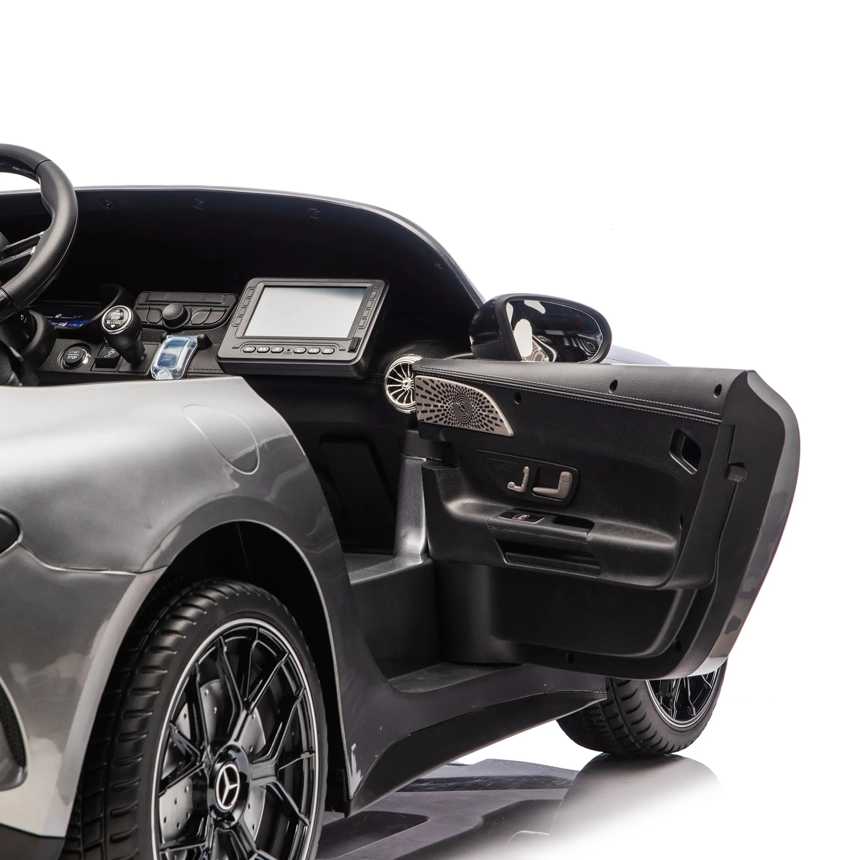 3847-24v-mercedes-amg-gt63-ride-on-car-27.webp 24V Mercedes AMG GT63 Ride on car