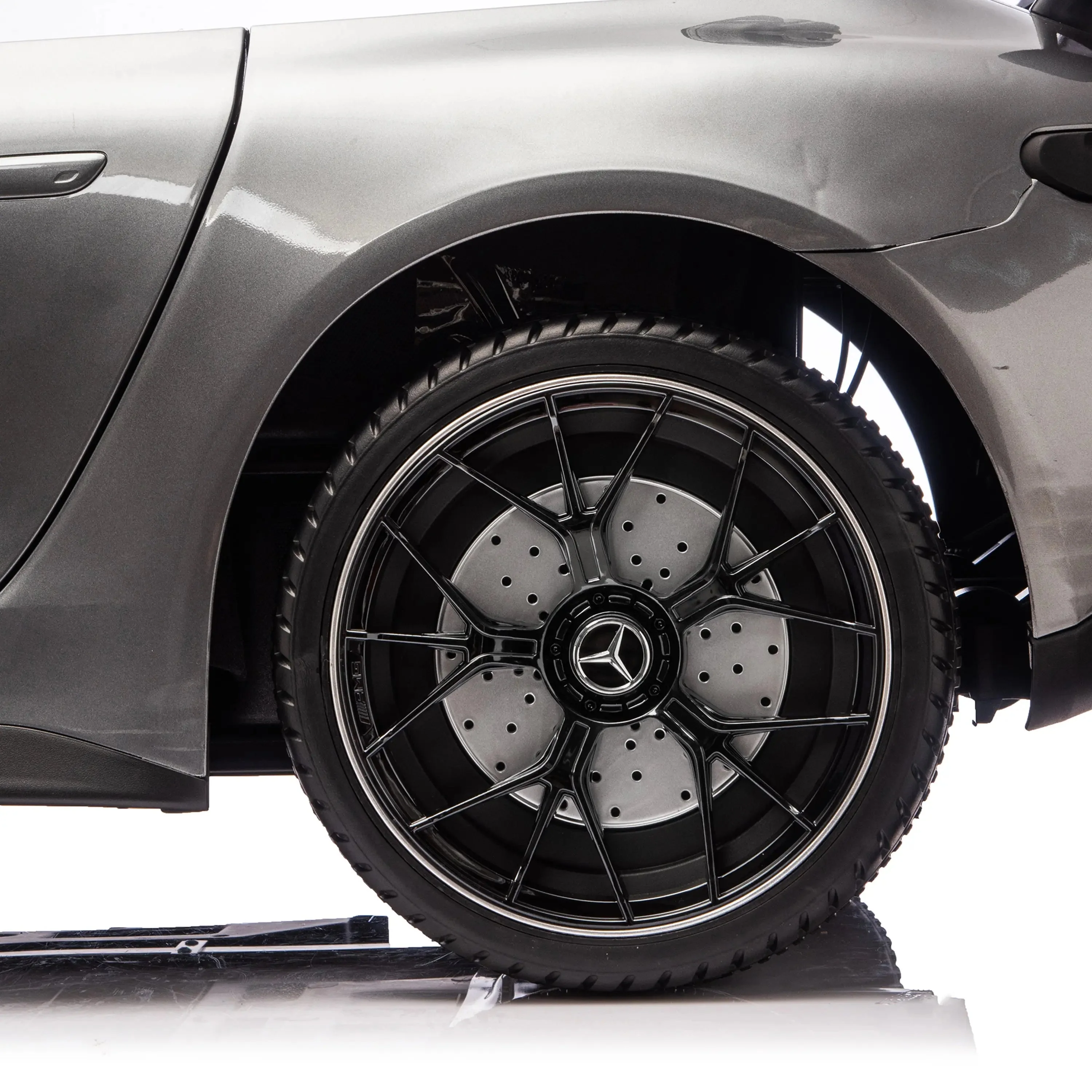 3847-24v-mercedes-amg-gt63-ride-on-car-28.webp 24V Mercedes AMG GT63 Ride on car