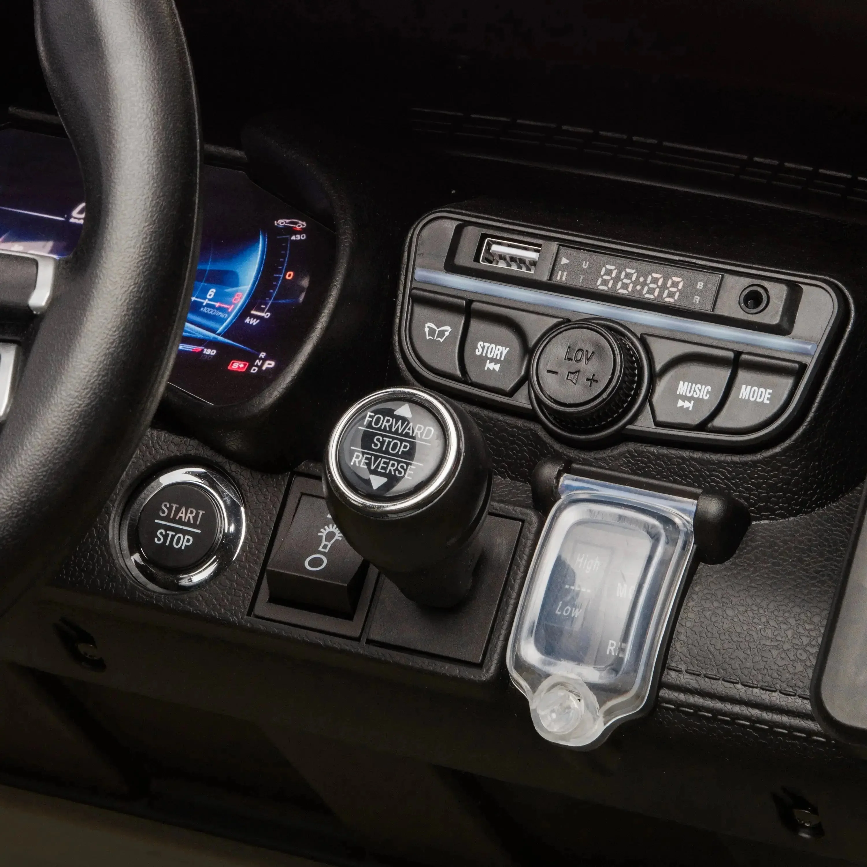 3847-24v-mercedes-amg-gt63-ride-on-car-9.webp 24V Mercedes AMG GT63 Ride on car