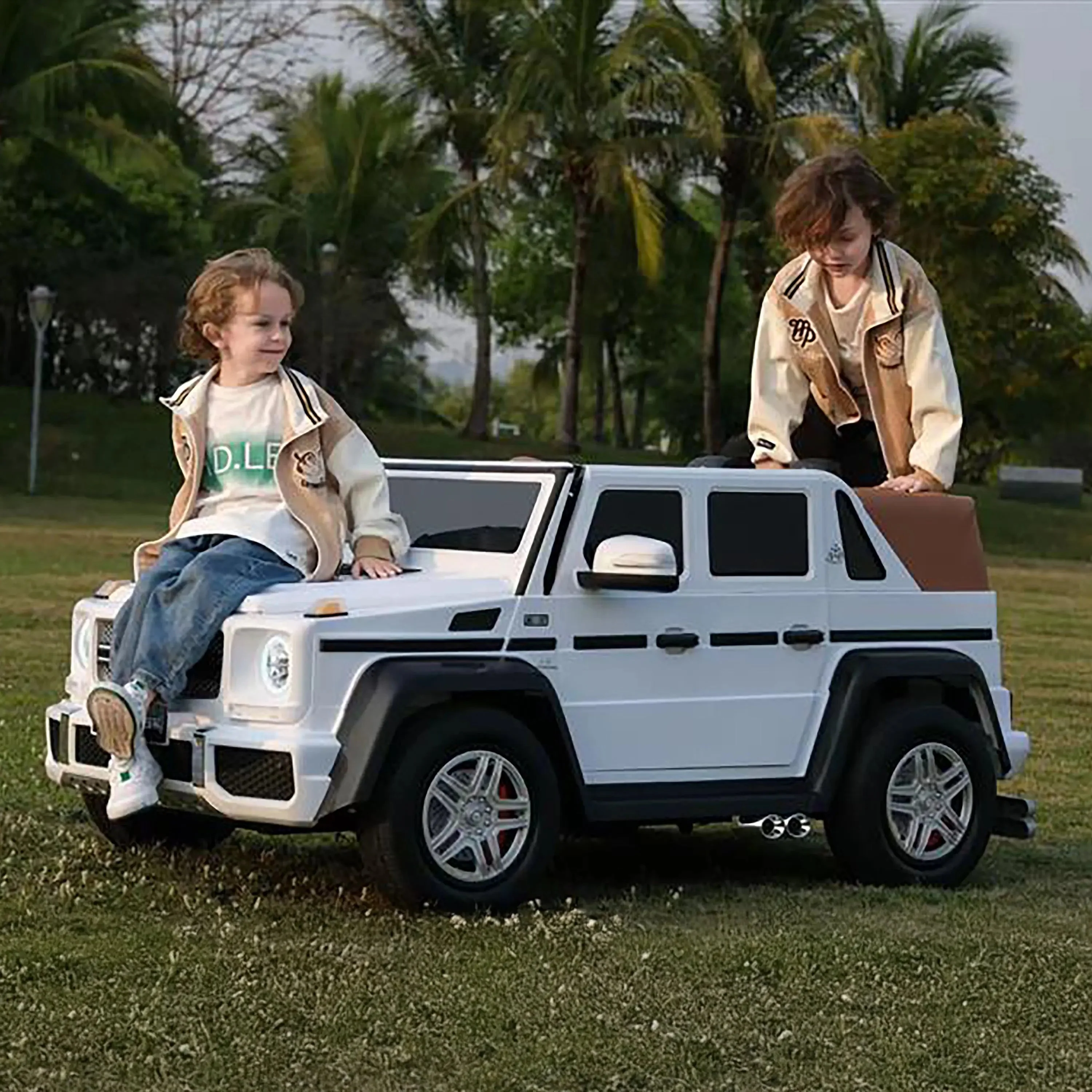 3851-24v-mercedes-maybach-g650-brushless-motor-ride-on-3.webp 24V Mercedes Maybach G650 Brushless Motor Ride-on