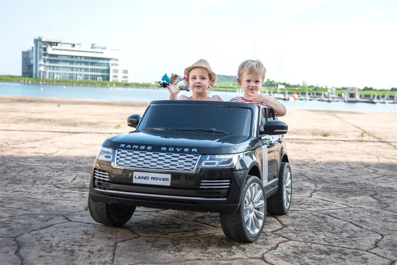 3863-24v-range-rover-hse-2-seater-ride-on-10.webp 24V Range Rover HSE 2 Seater Ride on